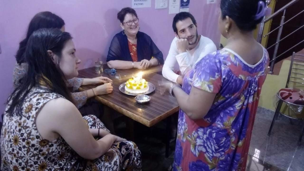 Azure Family Paying Guest House Varanasi Exterior foto